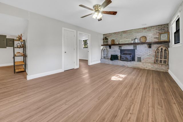 11251 COUNTY ROAD 391, Holts Summit, MO 65043