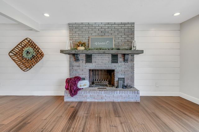 11251 COUNTY ROAD 391, Holts Summit, MO 65043