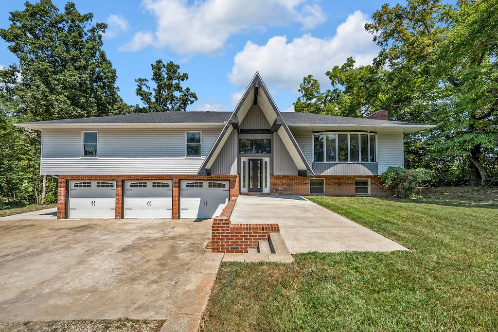 11251 COUNTY ROAD 391, Holts Summit, MO 65043