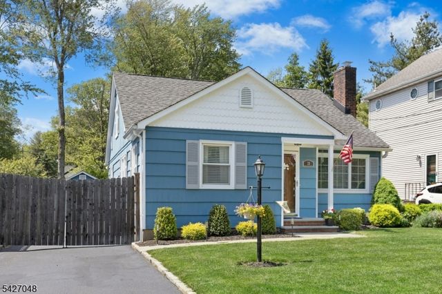 28 Janeway Place, Morris Plains Boro, NJ 07950