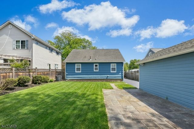 28 Janeway Place, Morris Plains Boro, NJ 07950