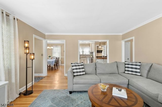 28 Janeway Place, Morris Plains Boro, NJ 07950