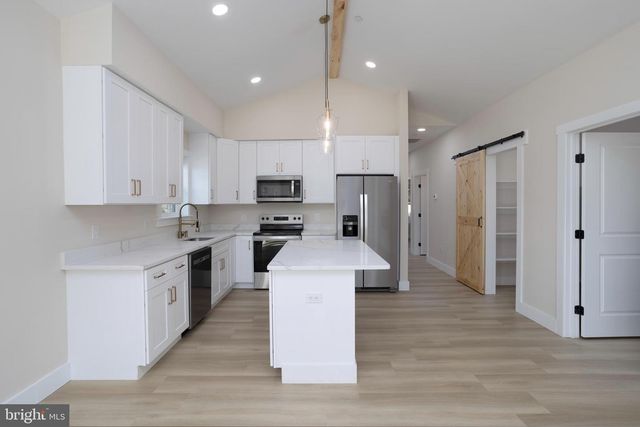 8 SUNRISE AVE, Ridgely, MD 21660