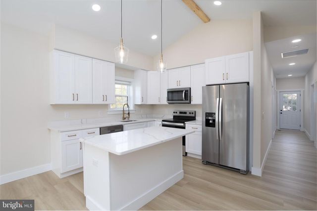 8 SUNRISE AVE, Ridgely, MD 21660