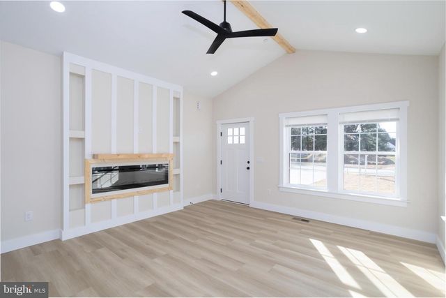 8 SUNRISE AVE, Ridgely, MD 21660