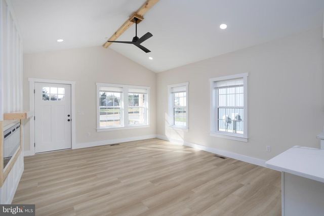 8 SUNRISE AVE, Ridgely, MD 21660