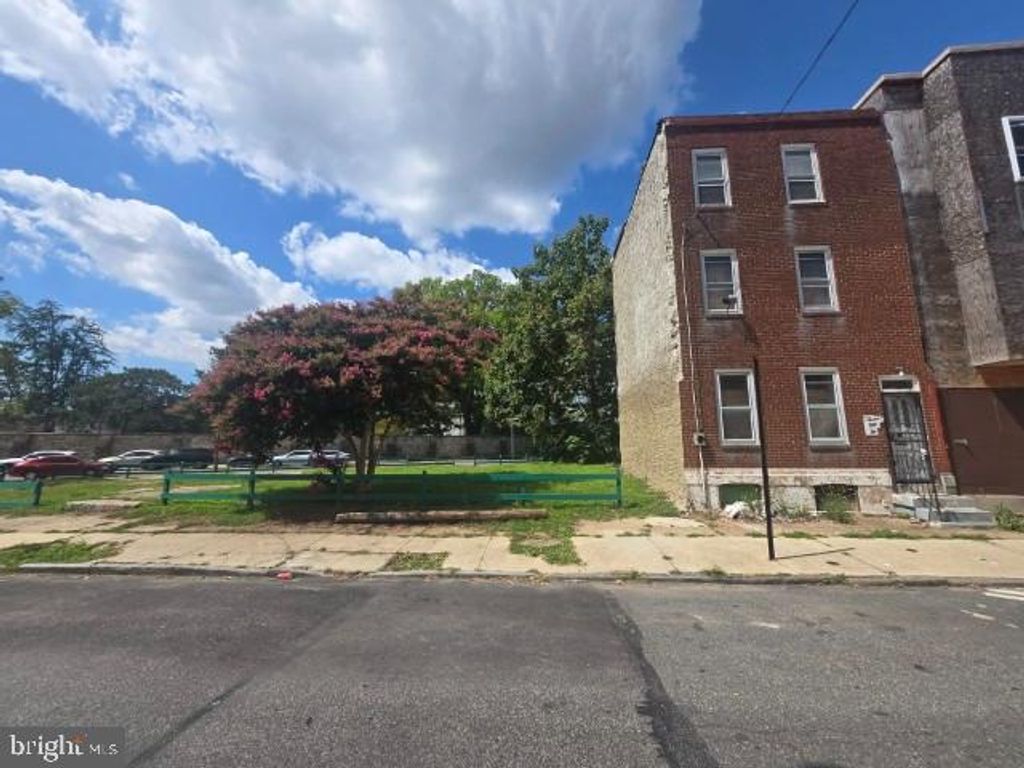 1250 N 19TH ST, PHILADELPHIA, PA 19121 — exterior
