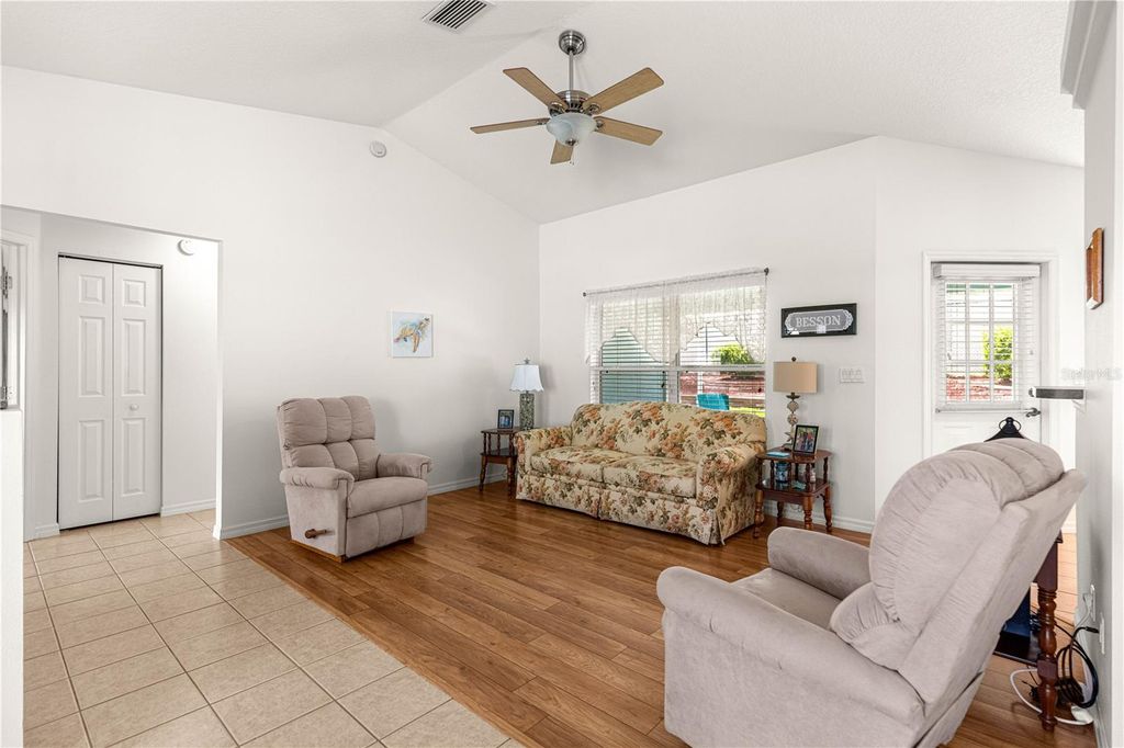 Image 6 of property listing at 8721 SW 60 CIRCLE, Ocala, FL 34476