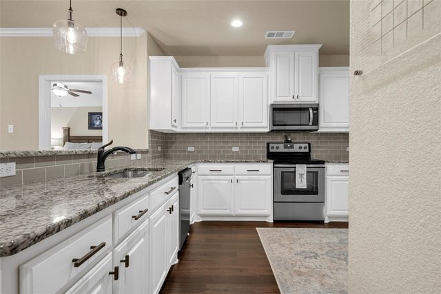 427 Paso Fino Street, Robinson, TX 76706