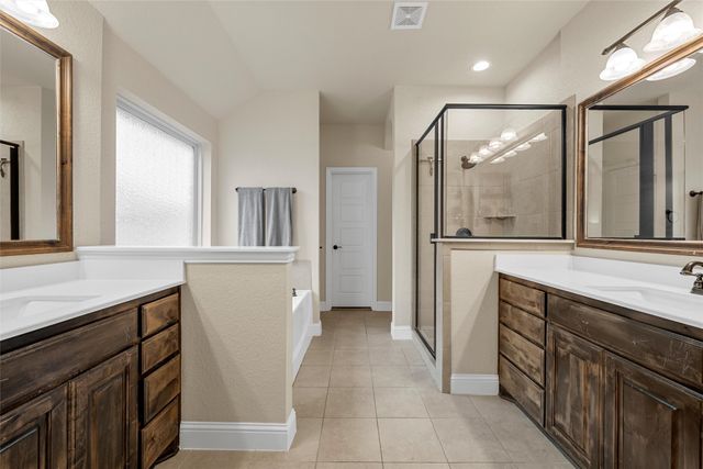 427 Paso Fino Street, Robinson, TX 76706