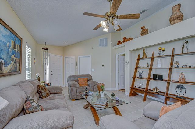 1721 TROPICANA WAY, Valrico, FL 33594