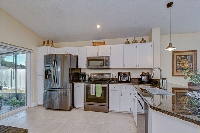 1721 TROPICANA WAY, Valrico, FL 33594
