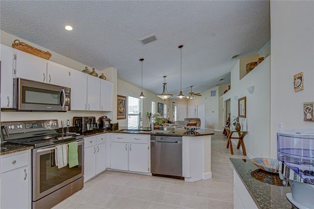 1721 TROPICANA WAY, Valrico, FL 33594