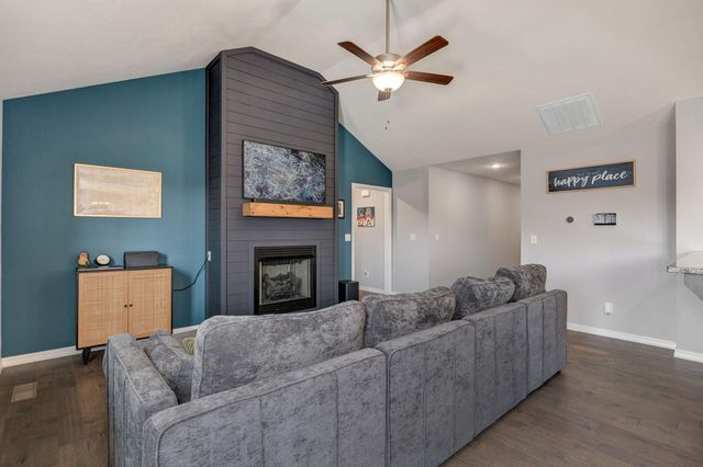 675 N Maplewood Hills, Nixa, MO 65714