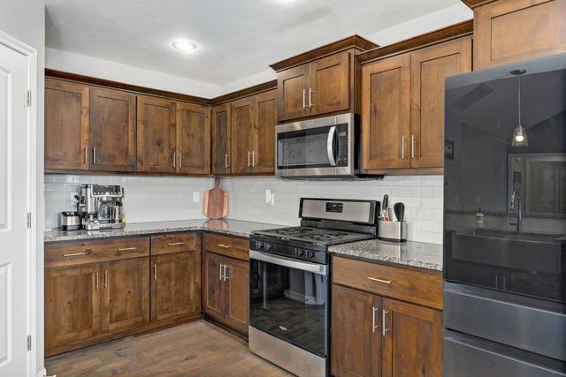 675 N Maplewood Hills, Nixa, MO 65714