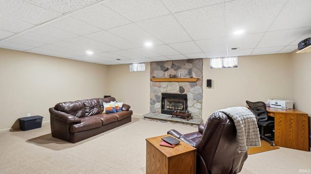 8609 Summerset Place, Fort Wayne, IN 46825
