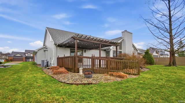 8609 Summerset Place, Fort Wayne, IN 46825