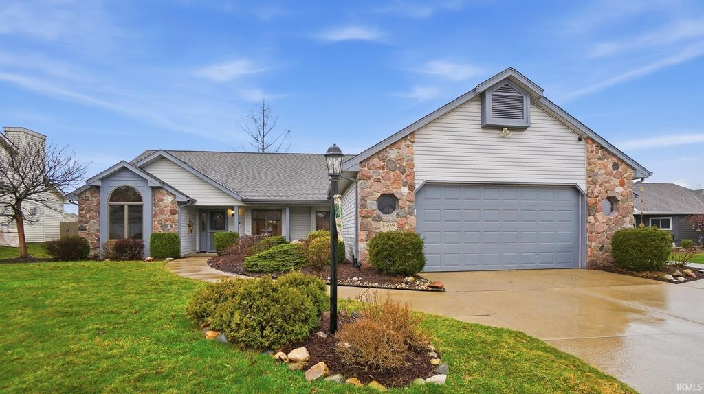 8609 Summerset Place, Fort Wayne, IN 46825