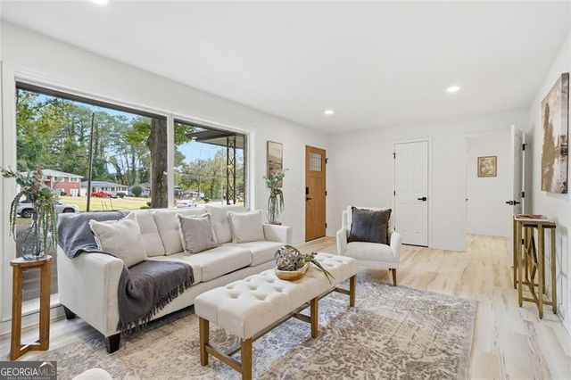 2568 Fontaine Circle, Decatur, GA 30032