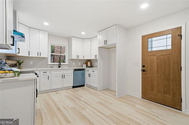 2568 Fontaine Circle, Decatur, GA 30032