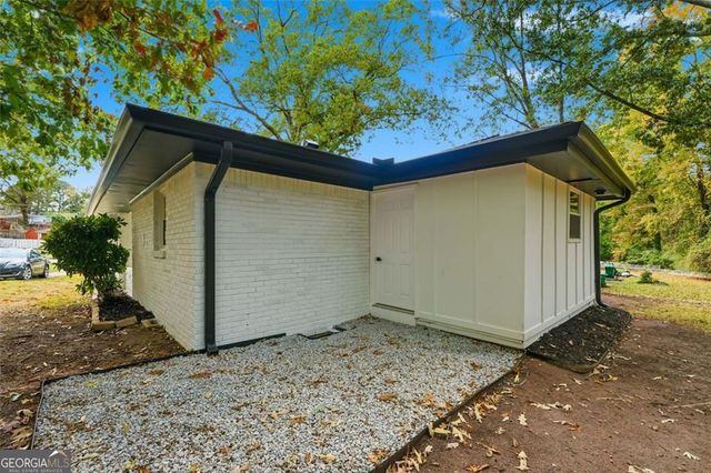 2568 Fontaine Circle, Decatur, GA 30032