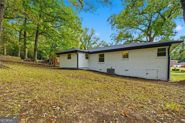 2568 Fontaine Circle, Decatur, GA 30032