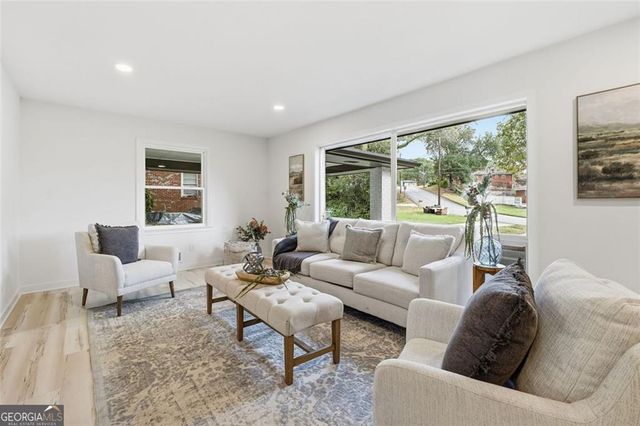 2568 Fontaine Circle, Decatur, GA 30032