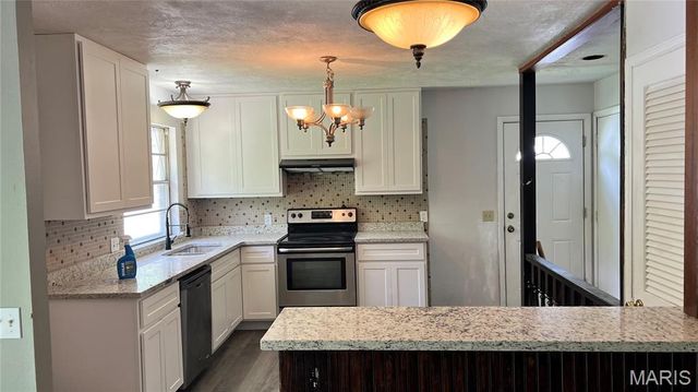 12075 Nero Drive, Florissant, MO 63033
