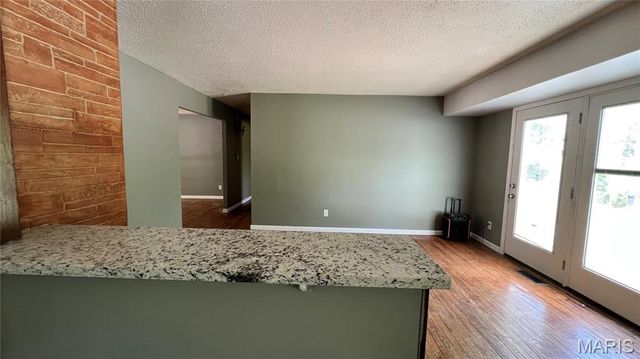 12075 Nero Drive, Florissant, MO 63033