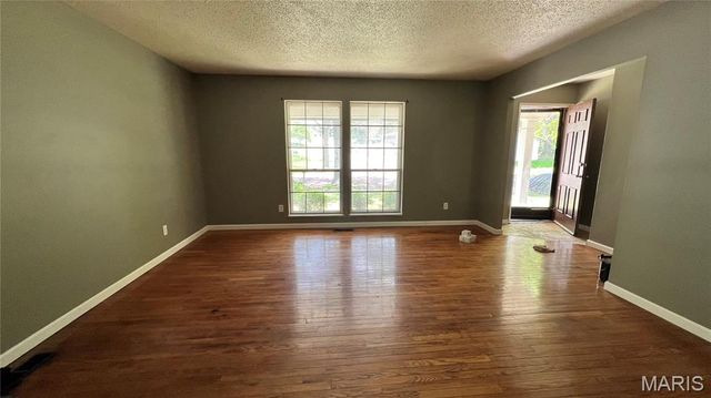 12075 Nero Drive, Florissant, MO 63033