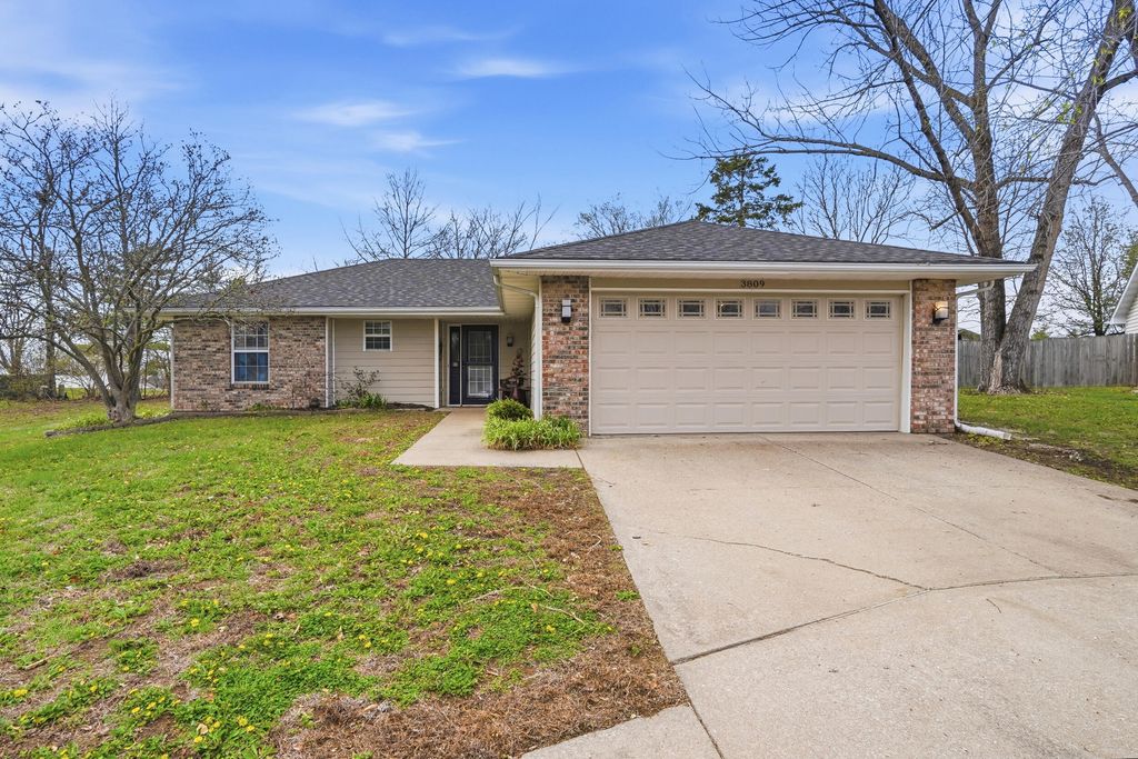 3809 LARKSPUR CT, Columbia, MO 65201