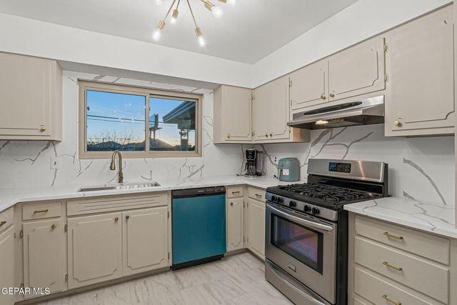 4000 BANCROFT Drive, El Paso, TX 79902