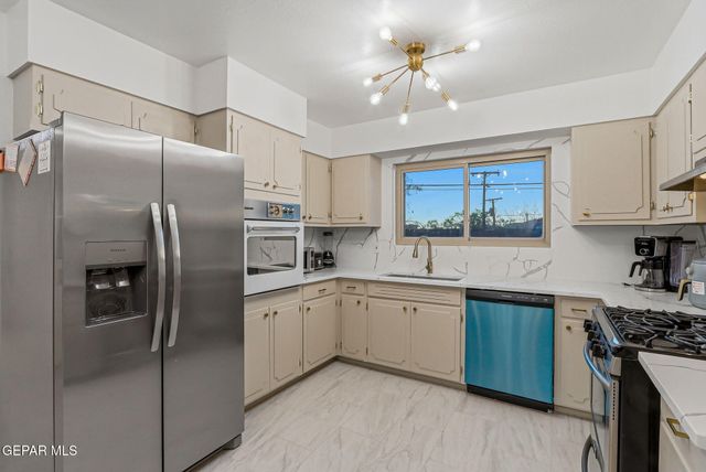 4000 BANCROFT Drive, El Paso, TX 79902