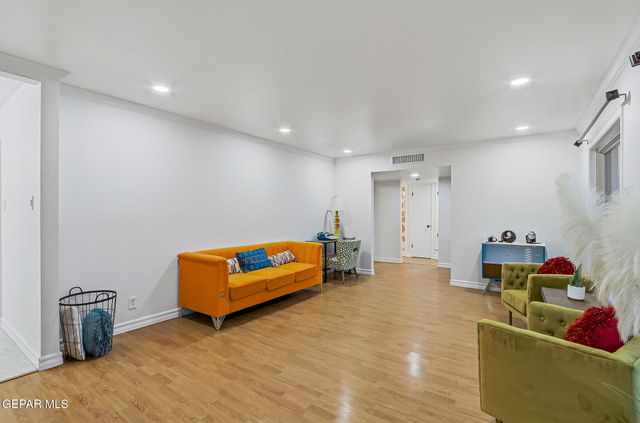 4000 BANCROFT Drive, El Paso, TX 79902