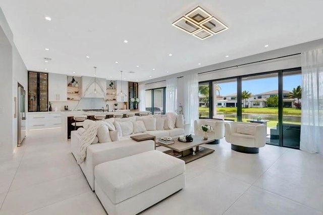 17065 Rainbow Falls Trail, Boca Raton, FL 33496