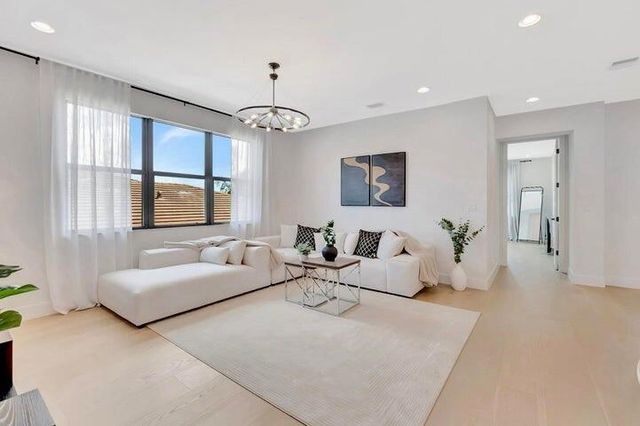 17065 Rainbow Falls Trail, Boca Raton, FL 33496