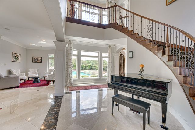 324 La Reata Court, Cedar Hill, TX 75104