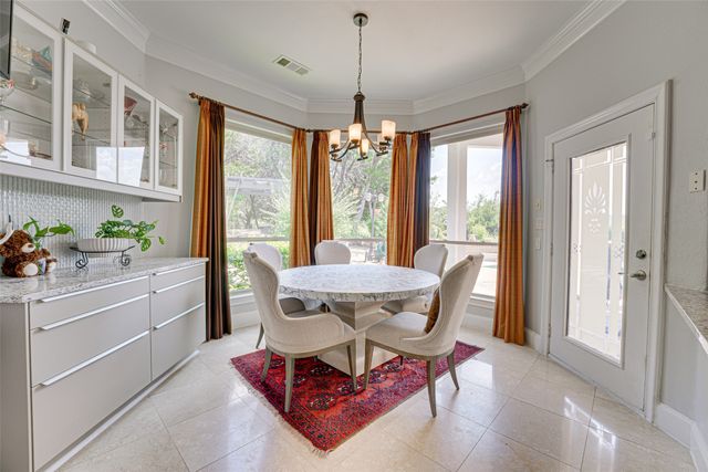 324 La Reata Court, Cedar Hill, TX 75104