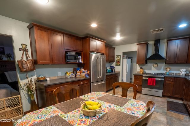 92 S 100 W, Pima, AZ 85543