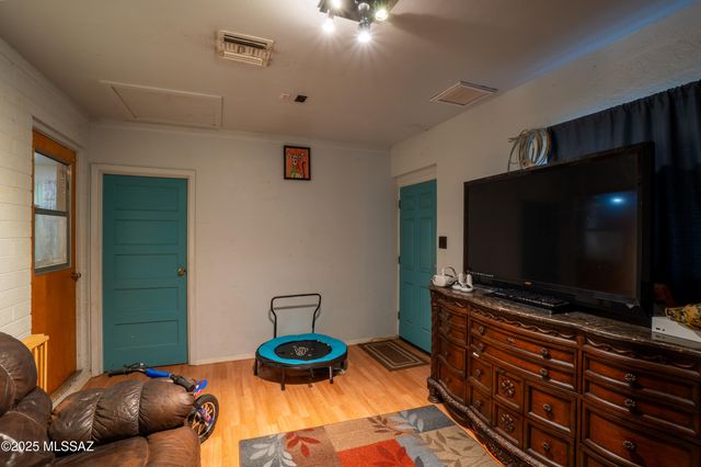 92 S 100 W, Pima, AZ 85543