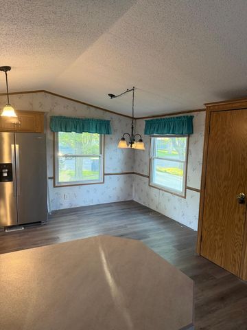 13 22nd Avenue NW, Faribault, MN 55021