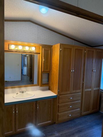 13 22nd Avenue NW, Faribault, MN 55021