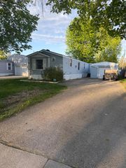 13 22nd Avenue NW, Faribault, MN 55021