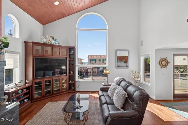 2408 Ocean Drive, Oxnard, CA 93035