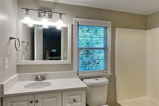 2709 Hawk Drive NE, Marietta, GA 30066