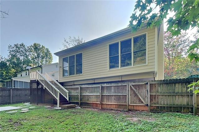 2709 Hawk Drive NE, Marietta, GA 30066