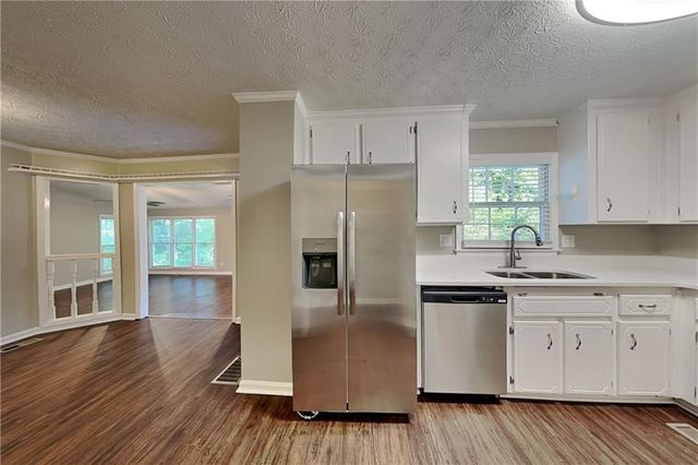 2709 Hawk Drive NE, Marietta, GA 30066