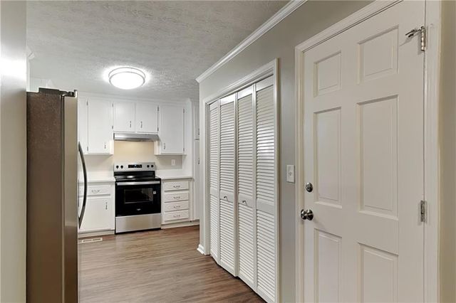 2709 Hawk Drive NE, Marietta, GA 30066