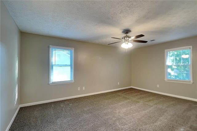 2709 Hawk Drive NE, Marietta, GA 30066