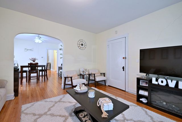 4703 W Parker Avenue, Chicago, IL 60639